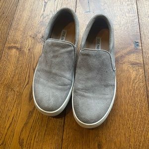 Steve Madden Gills Grey Suede Shoes